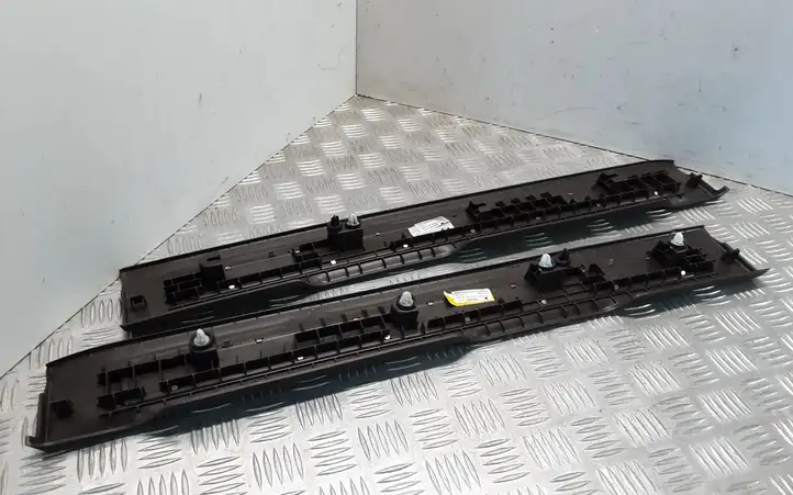 Land Rover Evoque I (2011 - 2015) BJ3213200BB Внутренняя отделка переднего порога — фото 4