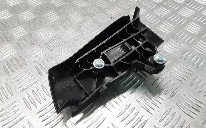 Audi A4 S4 B8 8K (2011 - 2015) 8K0857792A Накладка ремня безопасности — фото 3