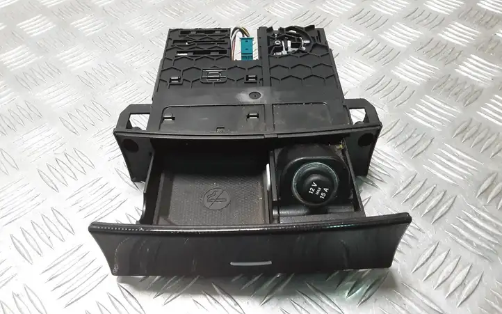 Mercedes-Benz ML W164 (2005 - 2011) A1648100030 Пепельница — фото 6