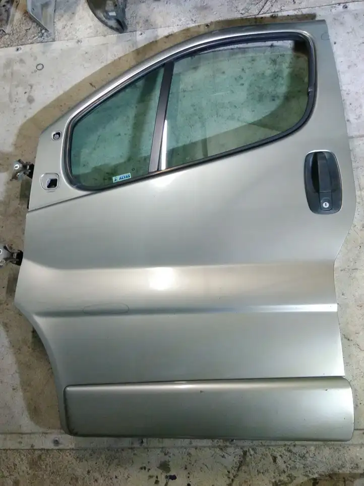 Renault Trafic II (X83) (2002 - 2014) Дверь — фото 1