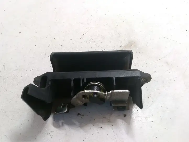 Toyota Corolla Verso E121 (2001 - 2004) Ручка багажной двери — фото 2