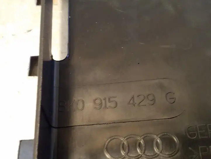 Audi A8 S8 D4 4H (2010 - 2014) 8K0915429G Крышка ящика аккумулятора — фото 3