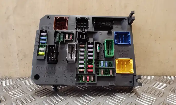 Peugeot 508 (2010 - 2014) 9665547580 Блок предохранителей — фото 1