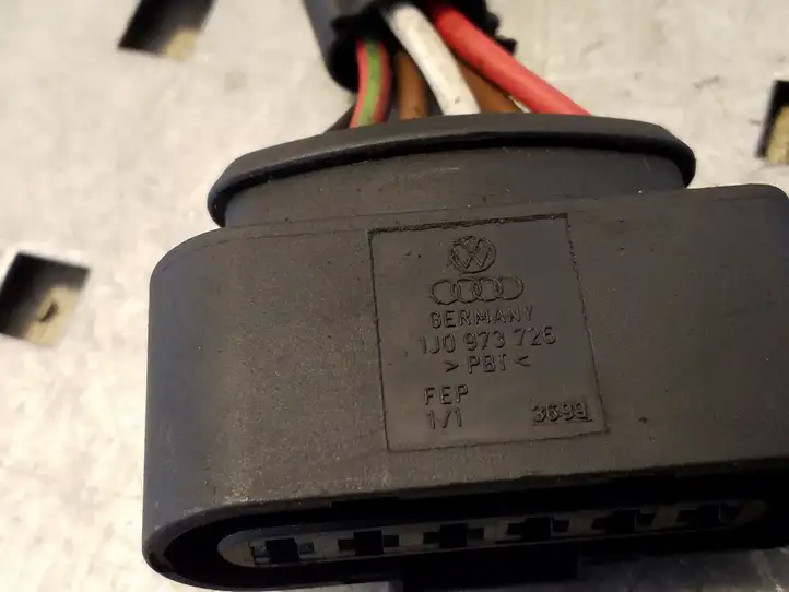 Volkswagen Sharan (2010 - 2015) 1J0973726 Прочая электропроводка — фото 2