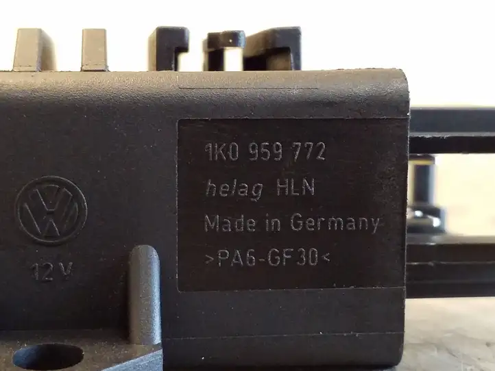 Volkswagen Touareg I (2002 - 2010) 1K0959772 Реле обогрева — фото 2