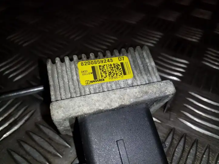 Nissan Juke I F15 (2010 - 2018) 8200859243 Реле накала свечей — фото 2