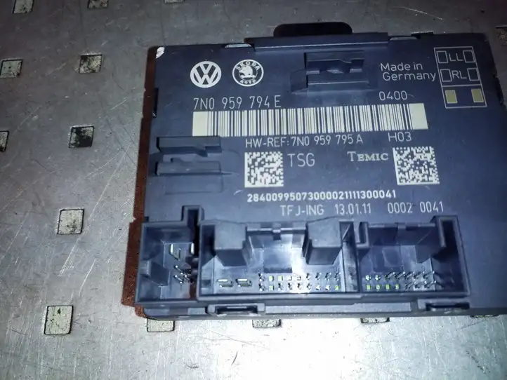 Volkswagen Sharan (2010 - 2015) 7N0959794E Блок управления дверью — фото 4