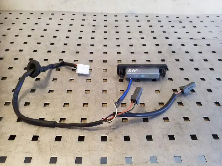 Hyundai ix35 (2009 - 2013)   Включатель закрытия задней крышки