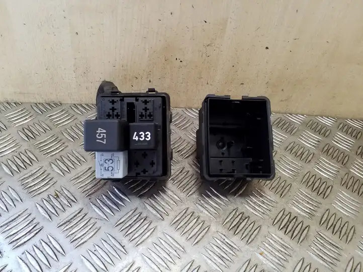 Volkswagen Sharan (2010 - 2015) 1K0937507C Блок монтирования реле — фото 1