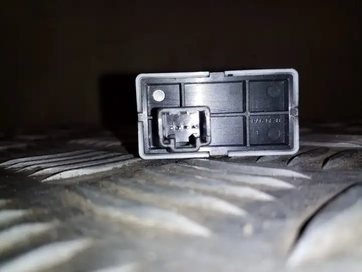 Nissan Qashqai (2006 - 2010)  25190JD00A Включатель регулировки высоты фонарей