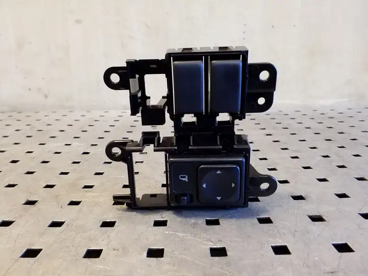 Nissan Juke I F15 (2010 - 2018) P10020 Включатель зеркал — фото 1