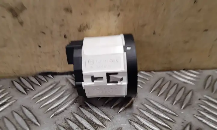 Volkswagen Touareg I (2002 - 2010)  7L6941435P Включатель блокировки дифференциалов