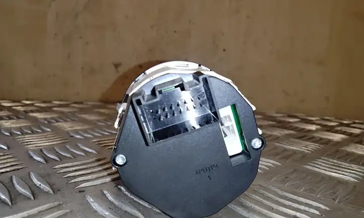 Volkswagen Touareg I (2002 - 2010)  7L6941435P Включатель блокировки дифференциалов