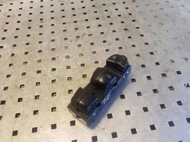 Nissan Juke I F15 (2010 - 2018) 254011KK0B Блок кнопок стеклоподъемников — фото 1