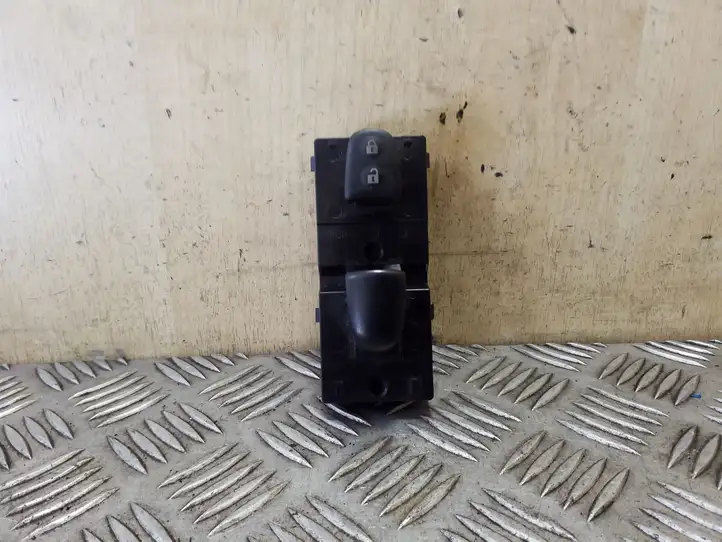 Nissan Juke I F15 (2010 - 2018) 254111KA5A Блок кнопок стеклоподъемников — фото 1