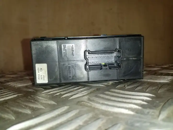 Nissan Juke I F15 (2010 - 2018) 254111KA5A Блок кнопок стеклоподъемников — фото 3