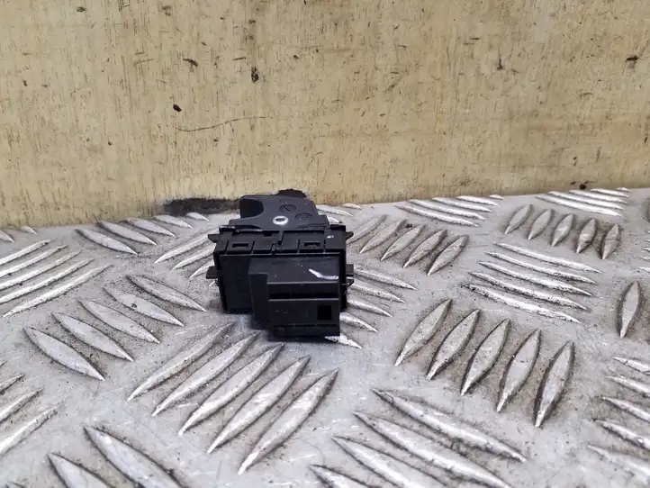 Volkswagen PASSAT B8 (2015 - ) 5G0959855H Кнопка стеклоподъемников — фото 3