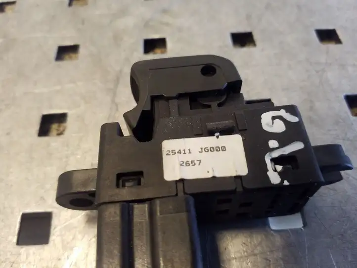 Nissan X-Trail T31 (2007 - 2014) 25411JG000 Блок кнопок стеклоподъемников — фото 3