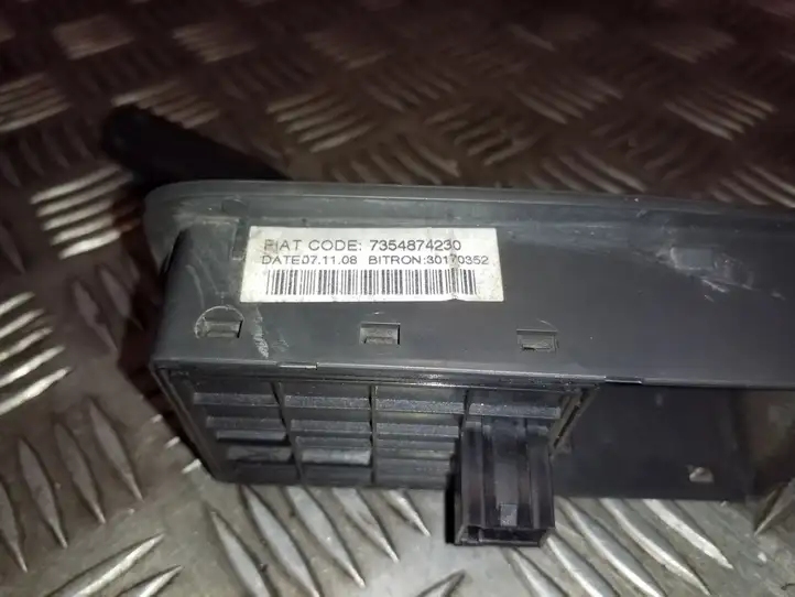 Fiat Ducato (2007 - 2014) 7354874230 Блок кнопок стеклоподъемников — фото 2