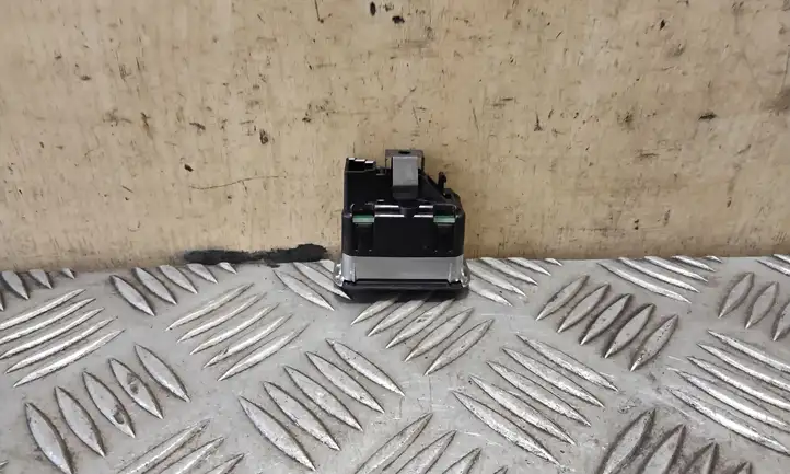 Mercedes-Benz E W212 (2009 - 2016)  A2049057601 Кнопка стеклоподъемников