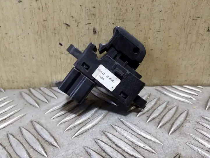 Nissan Qashqai (2006 - 2010) 25411JD000 Блок кнопок стеклоподъемников — фото 4