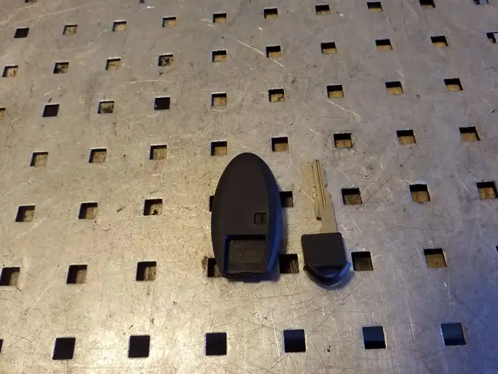 Nissan Juke I F15 (2010 - 2018)  TWB1G662 Ключ / карточка зажигания