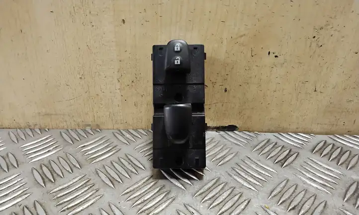 Nissan Juke I F15 (2010 - 2018) 254111KA0A Блок кнопок стеклоподъемников — фото 1