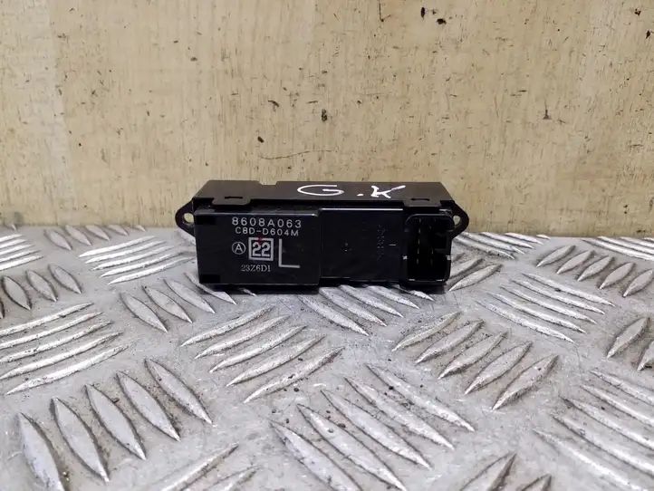 Mitsubishi Outlander (2007 - 2012) 8608A063 Кнопка стеклоподъемников — фото 5