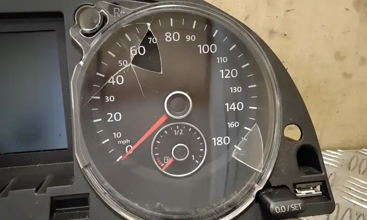 Volkswagen Passat CC (2012 - 2017)  3C8920971A Спидометр (приборный щиток)