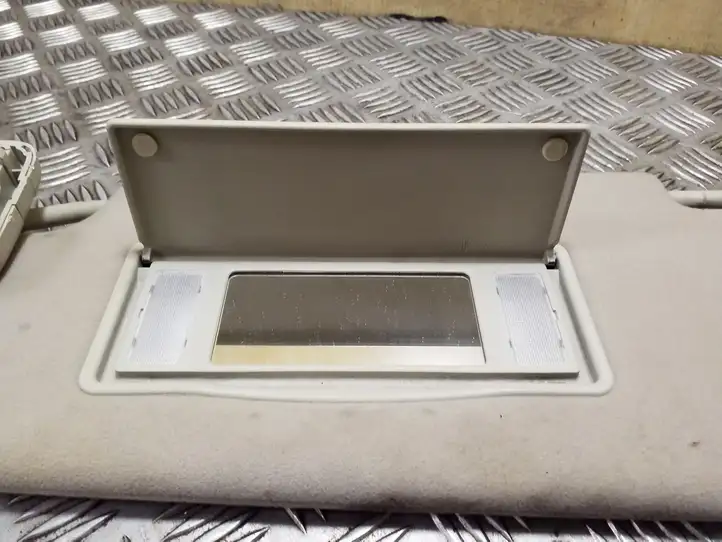 Land Rover Discovery (2004 - 2009)   Щиток от солнца