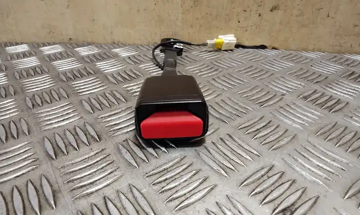 Peugeot 508 (2010 - 2014)  46163559 Замок переднего ремня