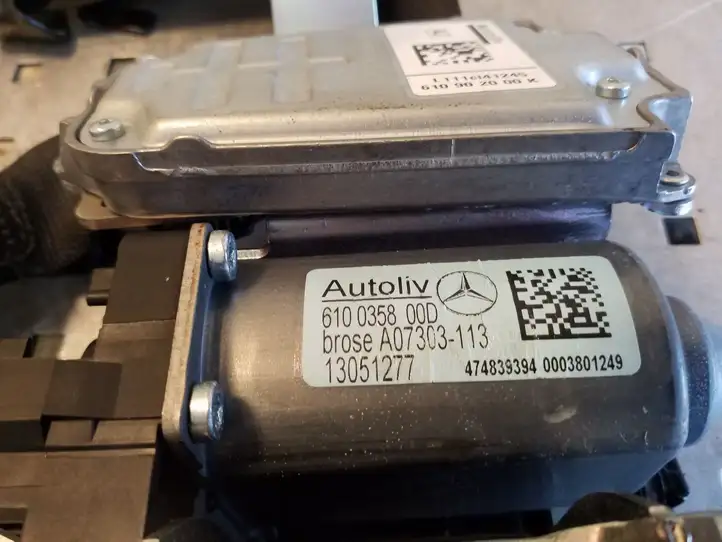 Mercedes-Benz E W212 (2009 - 2016)  A2128607585 Передний ремень безопасности