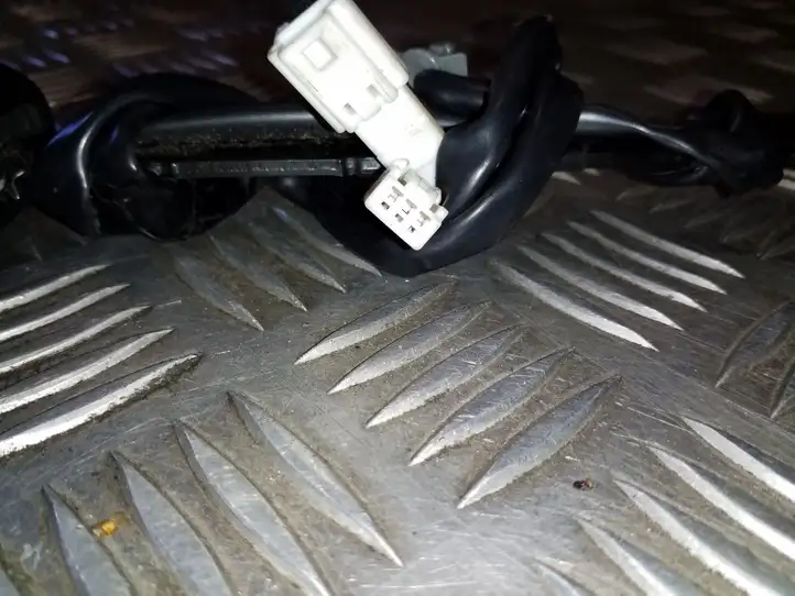 Nissan Juke I F15 (2010 - 2018)   Замок переднего ремня