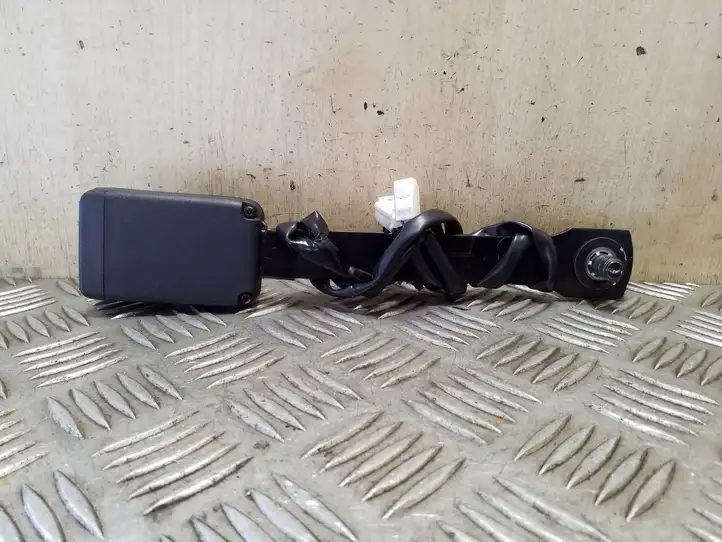 Nissan Juke I F15 (2010 - 2018)   Замок переднего ремня