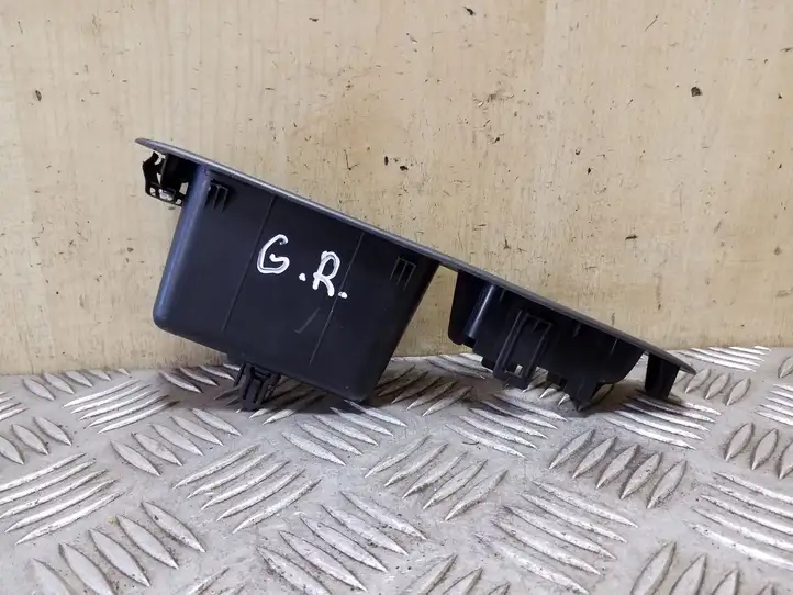 Nissan Qashqai (2006 - 2010) 82950JD000 Накладка кнопки стеклоподъемника — фото 3