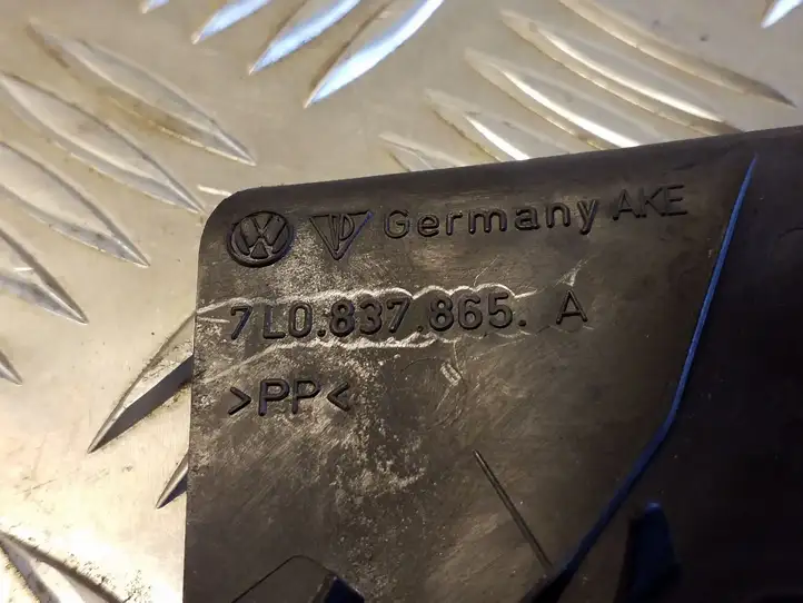 Volkswagen Touareg I (2002 - 2010)  7L0837865A Другая деталь отделки пере́дней дверей