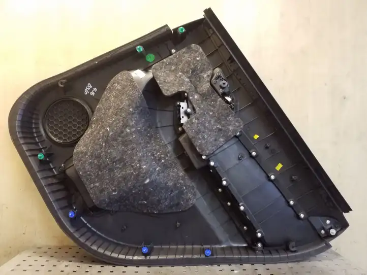 Chevrolet Orlando (2010 - 2015)  95981912 Обшивка задней двери