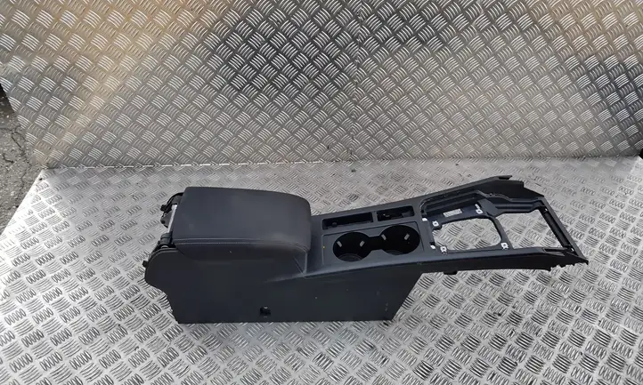 Volkswagen PASSAT B8 (2015 - )  3G0862532 Подлокотник