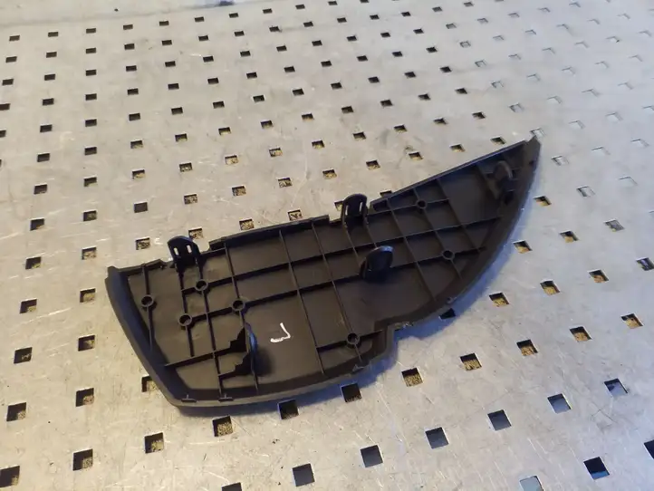 Nissan X-Trail T31 (2007 - 2014)  68499JG00A Отделочный щит панели (боковой)