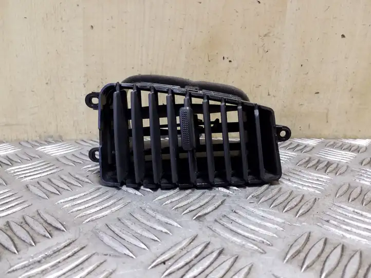 Kia Sorento (2002 - 2006)  974403E000 Центральный дефлектор