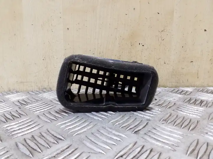 Kia Sorento (2002 - 2006)  974403E000 Центральный дефлектор