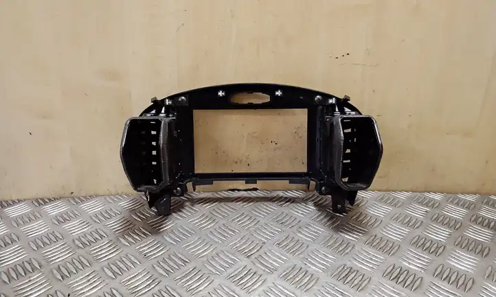 Nissan Juke I F15 (2010 - 2018) 682601KK0A Центральный воздушный дефлектор — фото 4