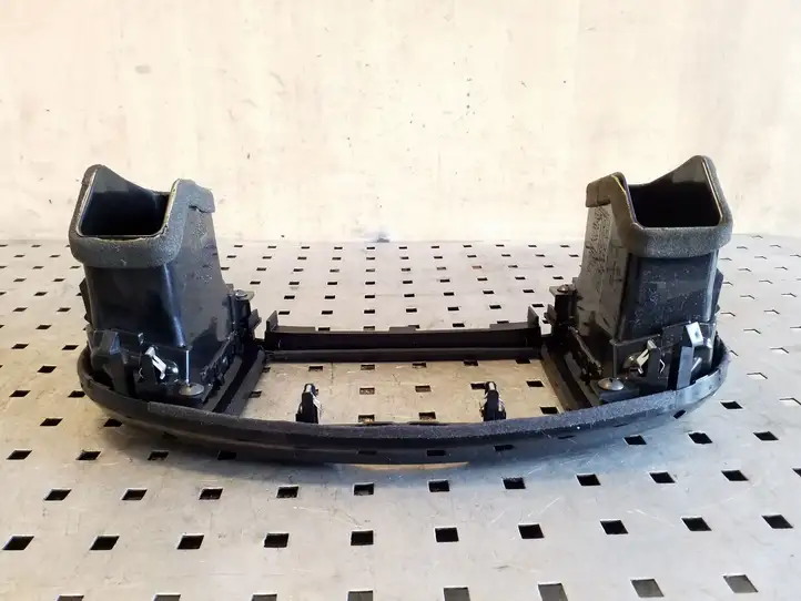 Nissan Juke I F15 (2010 - 2018) 687501KE0A Центральный воздушный дефлектор — фото 5