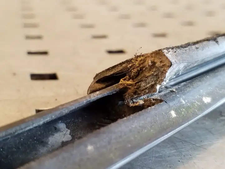 BMW X5 E53 (1999 - 2006)   Отделка стекла передней двери