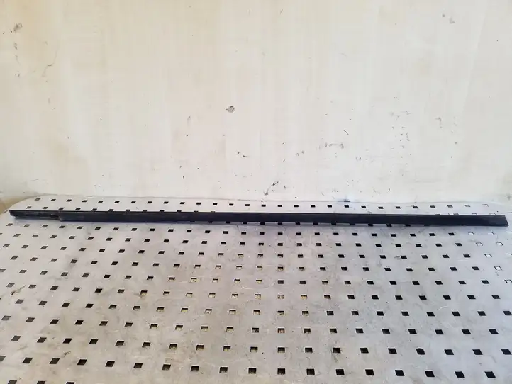 BMW X5 E53 (1999 - 2006)   Отделка стекла передней двери