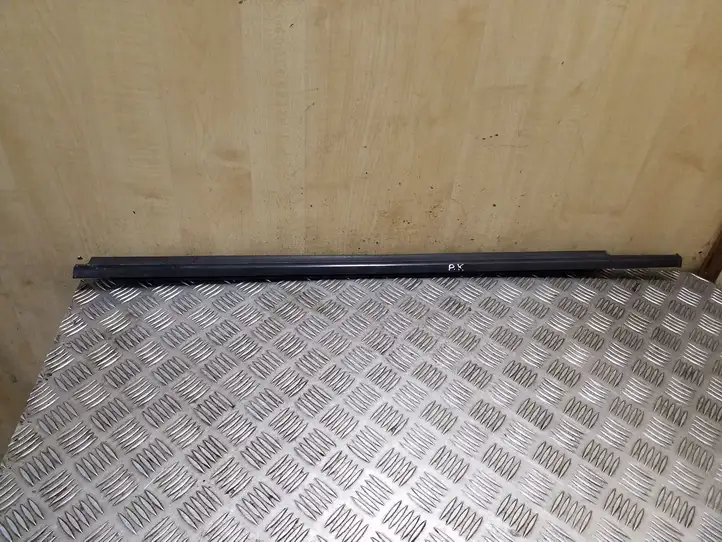 Mitsubishi Outlander (2007 - 2012)   Отделка стекла передней двери