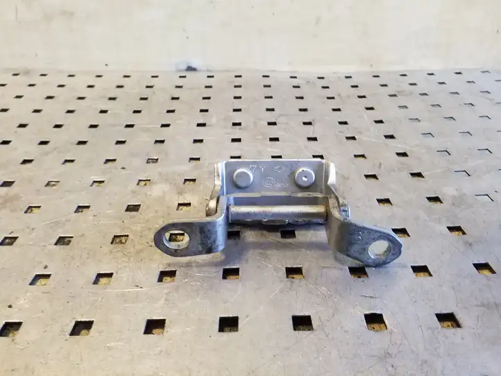 Nissan X-Trail T31 (2007 - 2014)   Верхняя петля передней двери