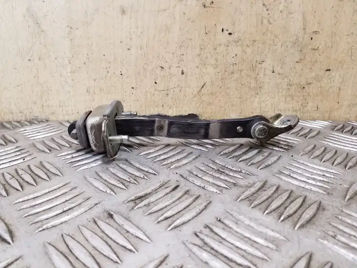 Subaru Outback (2009 - 2014) Ограничитель задней двери — фото 2