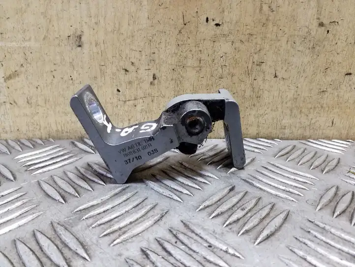 Audi A4 (2007 - 2011)  8K0831401B Нижняя петля задней двери