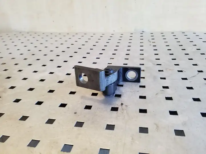 Audi A8 (2010 - 2014)  4H0831402A Верхняя петля задней двери